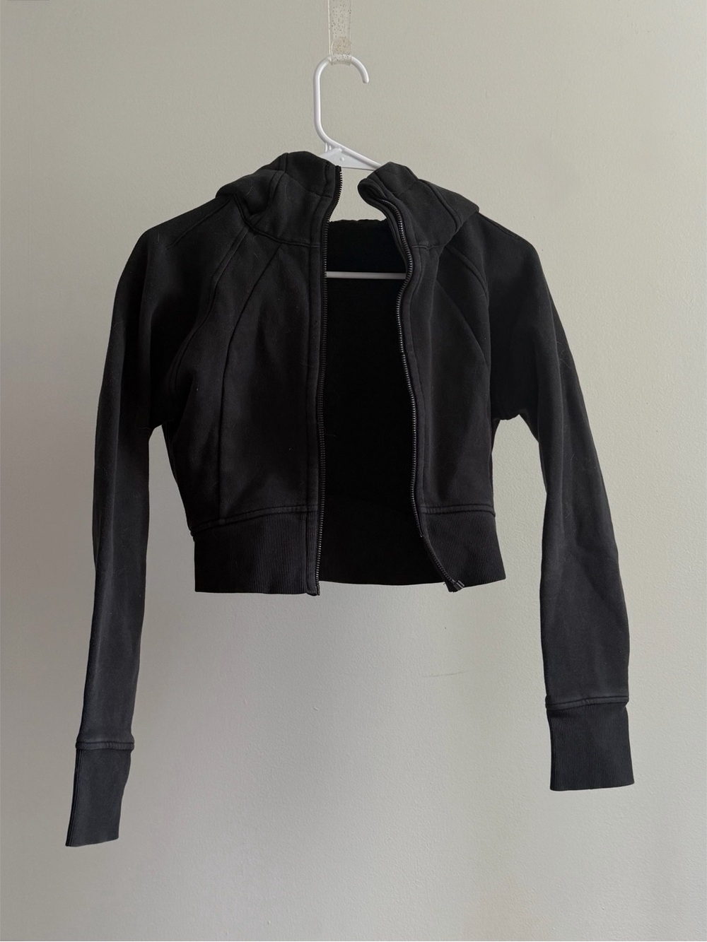 Lululemon Women’s Black Cropped Zip Hoodie Jacket